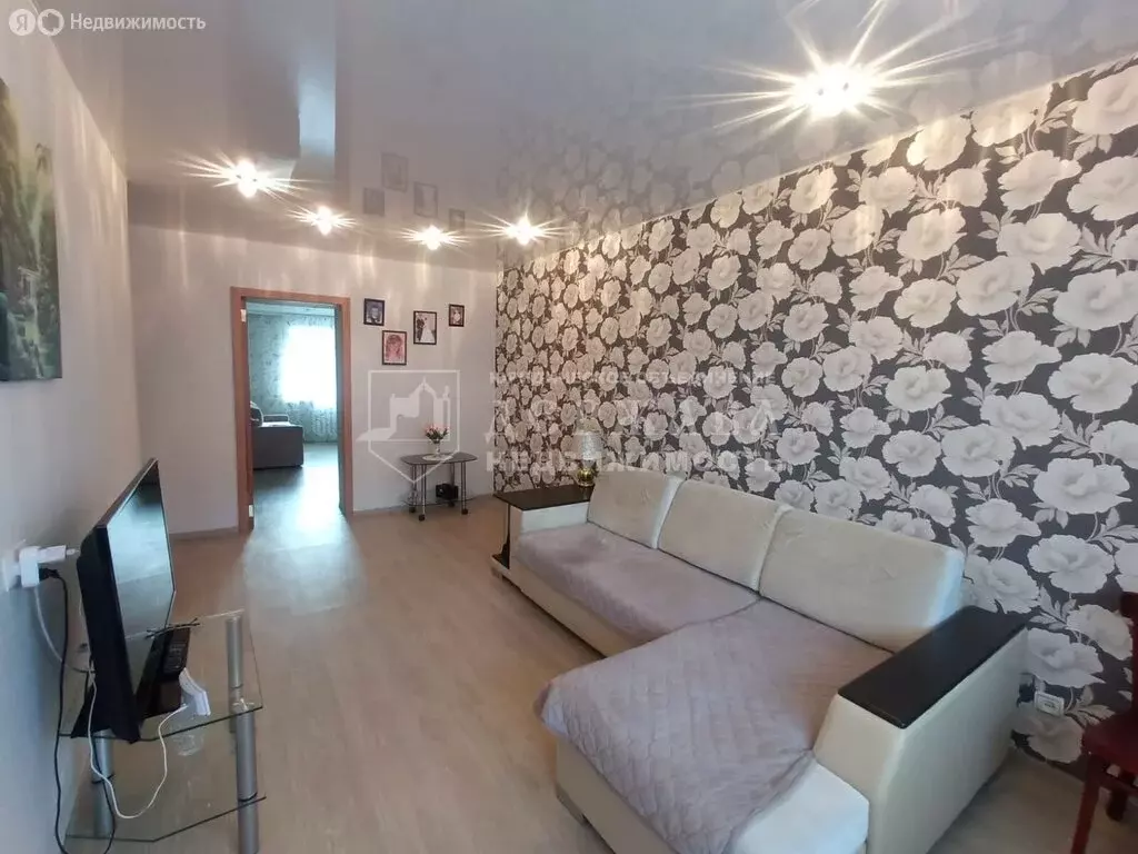 3-комнатная квартира: Кемерово, Инициативная улица, 81А (60 м) - Фото 0