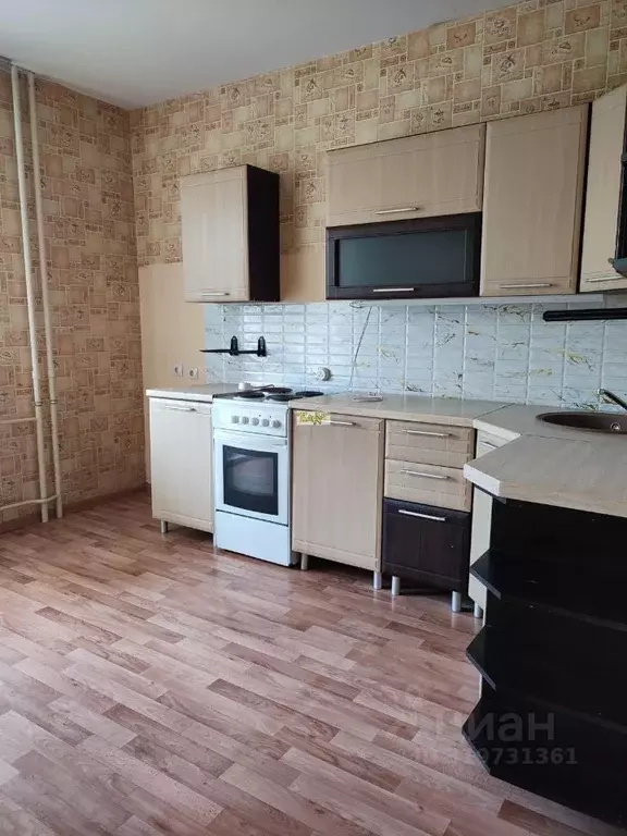 2-к кв. Орловская область, Орел ул. 5 Августа, 48 (61.5 м) - Фото 0