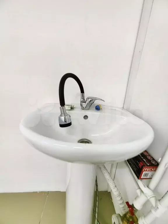 Светлый офис 20 м2 с водой и высоким потолком - Фото 1