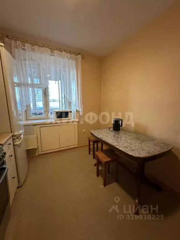 3-к кв. Новосибирская область, Новосибирск ул. Кирова, 108 (60.0 м) - Фото 1