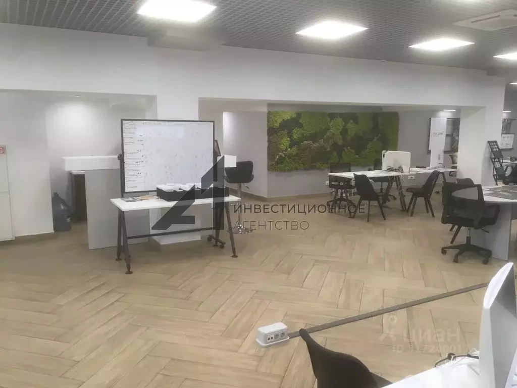 Помещение свободного назначения в Тюменская область, Тюмень ул. 8 ... - Фото 0