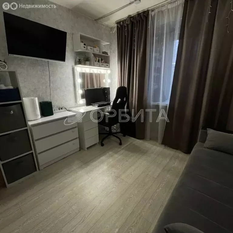 Квартира-студия: Тюмень, улица 50 лет Октября, 33 (17.6 м) - Фото 2