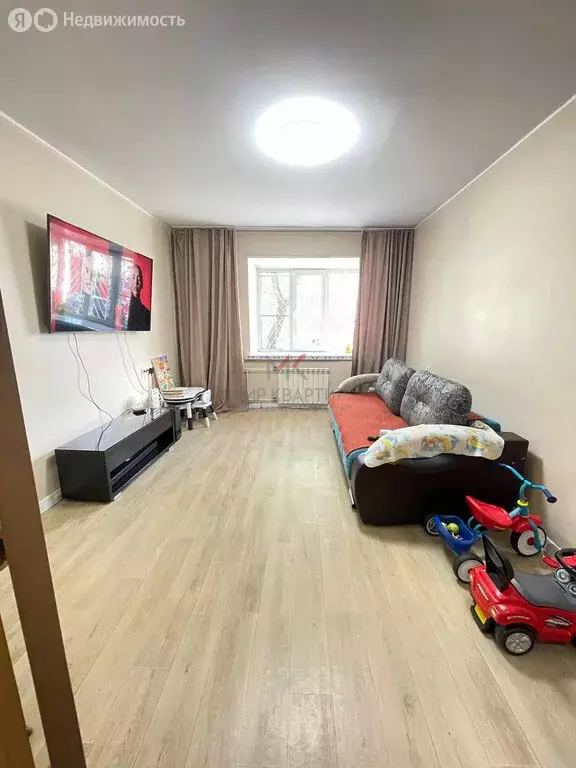 3-комнатная квартира: Кызыл, улица Декабристов, 8 (62.4 м) - Фото 0