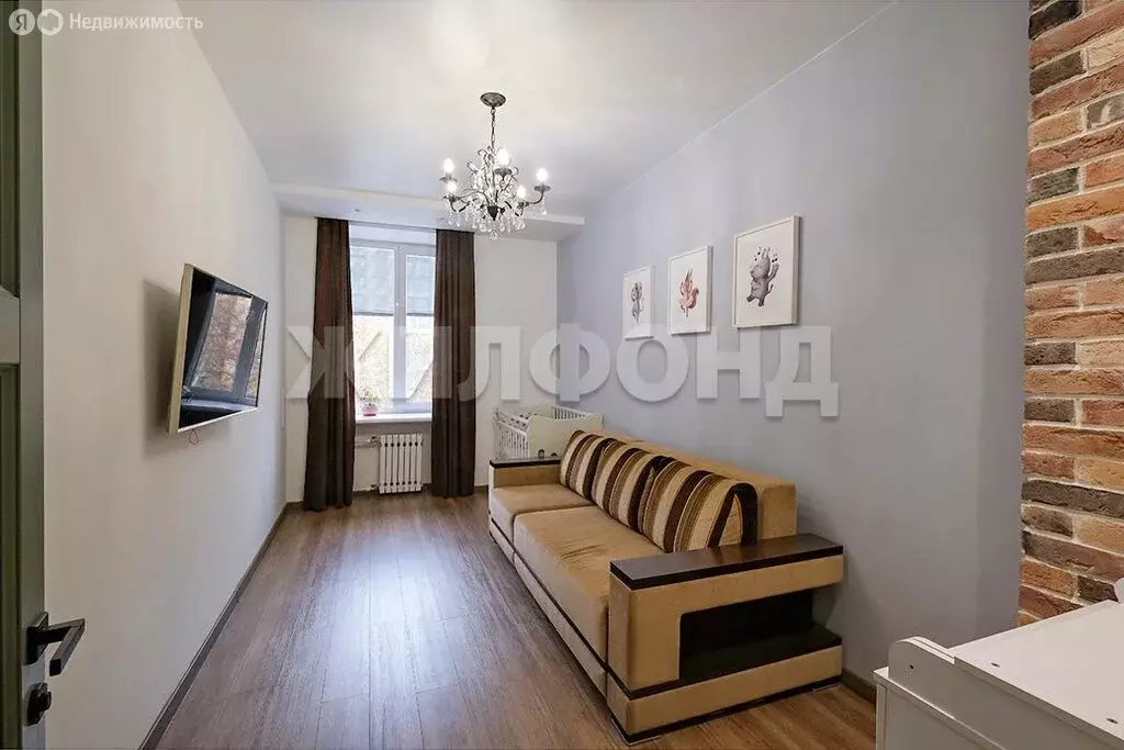 3-комнатная квартира: Новосибирск, Красный проспект, 179 (70.9 м) - Фото 0