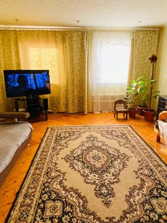 Дом в Оренбургская область, Бугуруслан ул. Коминтерна (90 м) - Фото 1