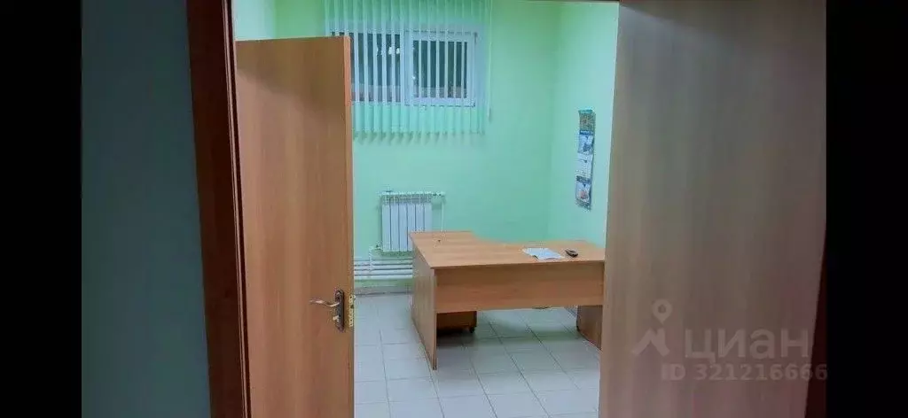 Офис в Ямало-Ненецкий АО, Губкинский 15-й мкр, 7 (187 м) - Фото 1