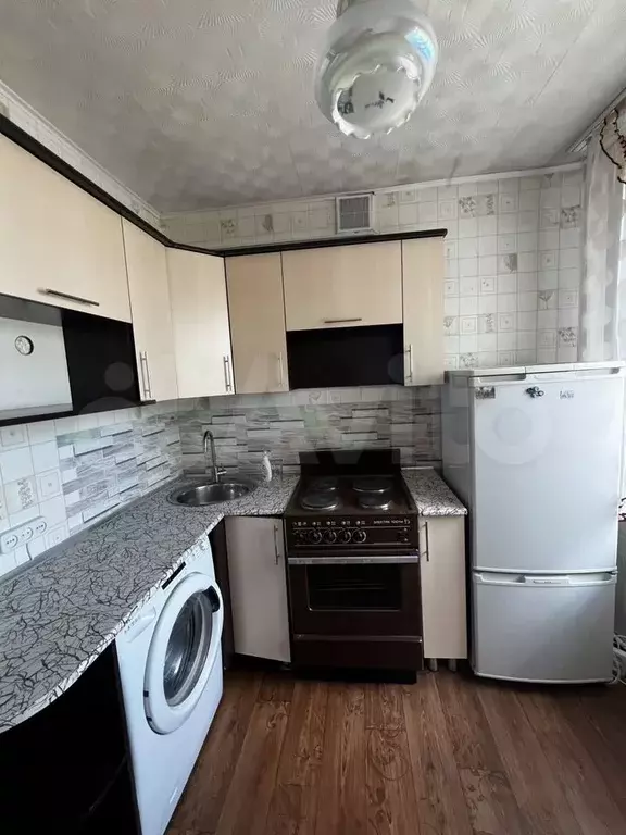 1-к. квартира, 30 м, 5/5 эт. - Фото 1