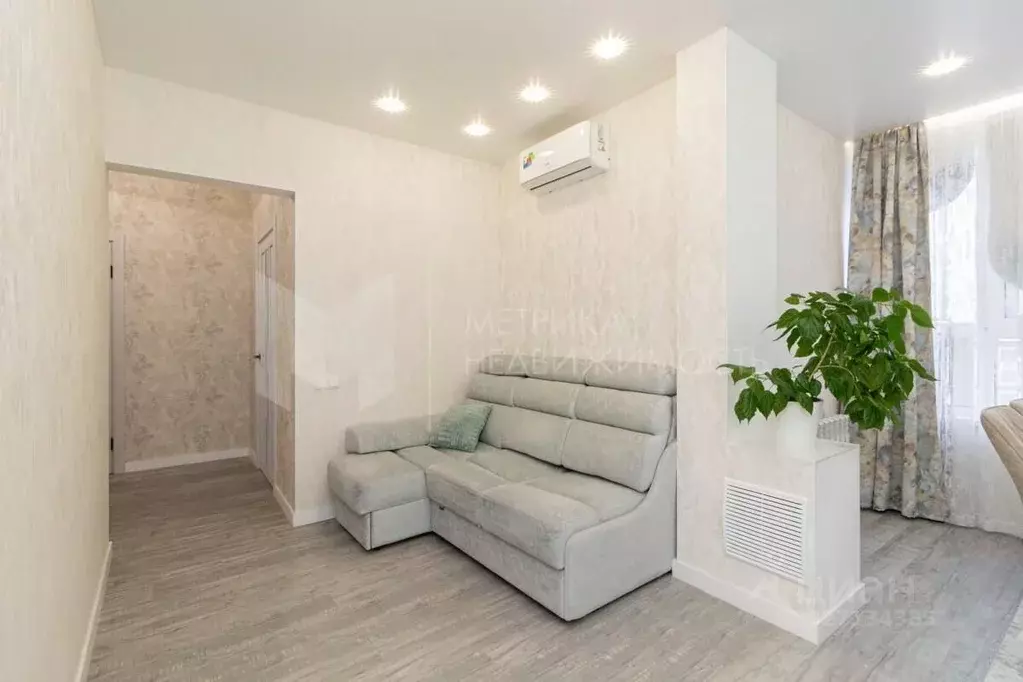 1-к кв. Тюменская область, Тюмень ул. Пожарных и Спасателей, 5 (49.1 ... - Фото 1