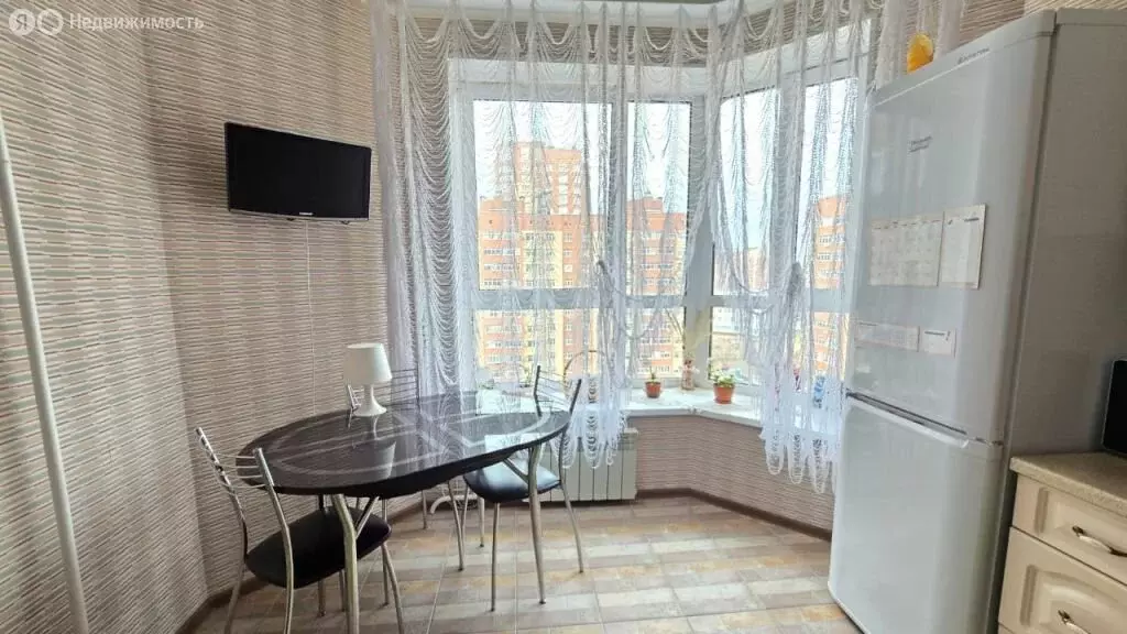 3-комнатная квартира: Оренбург, Салмышская улица, 45 (72.8 м) - Фото 1