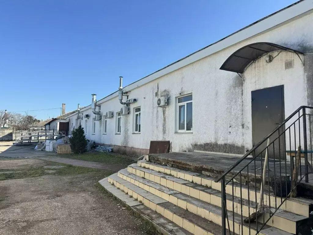 Помещение свободного назначения в Севастополь ул. Курганная, 12 (100 ... - Фото 1