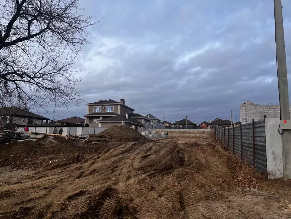 Участок в Волгоградская область, Волгоград пос. Ангарский, ул. ... - Фото 1