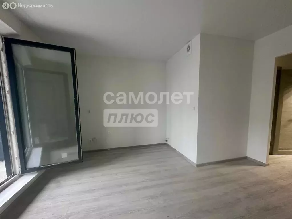 Квартира-студия: посёлок Западный, микрорайон Притяжение, улица имени ... - Фото 1