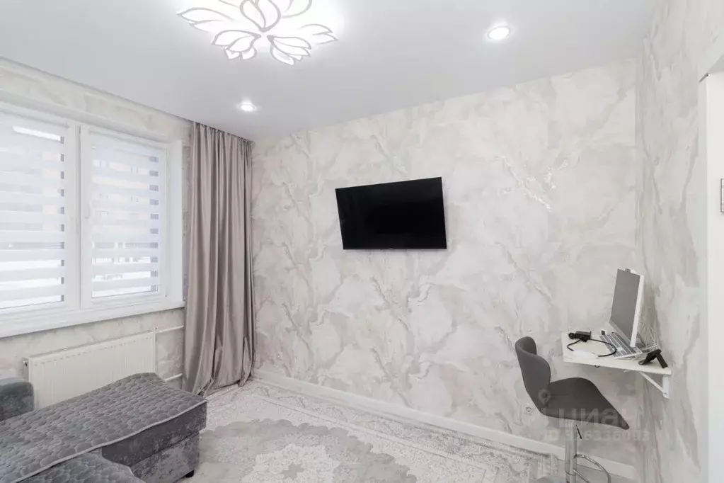 1-к кв. Тюменская область, Тюмень ул. Тимофея Чаркова, 69к3 (30.3 м) - Фото 0