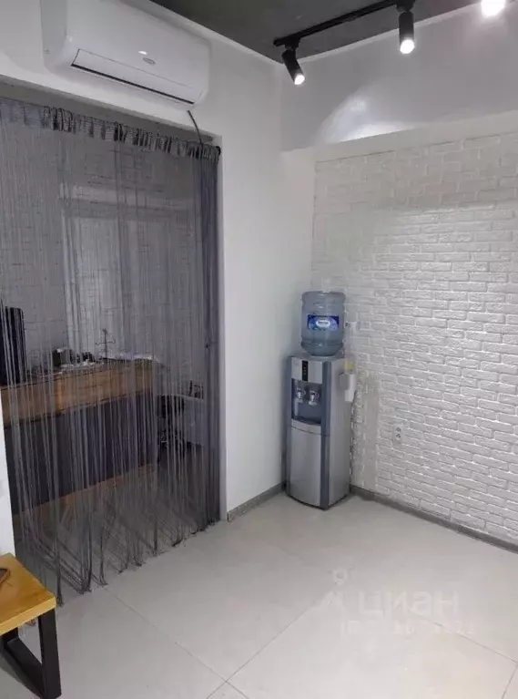 Офис в Волгоградская область, Волжский Оломоуцкая ул., 35 (20 м) - Фото 1