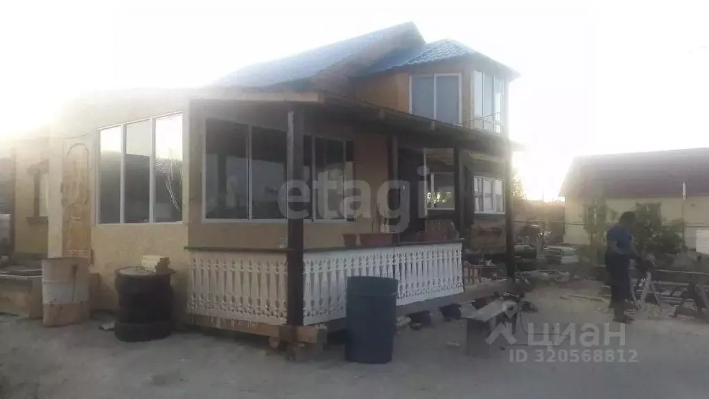 Дом в Саха (Якутия), Покровск ул. Братьев Ксенофонтовых, 94 (120 м) - Фото 1