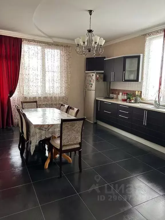 3-к кв. Ставропольский край, Ессентуки ул. Маяковского, 1 (105.0 м) - Фото 0