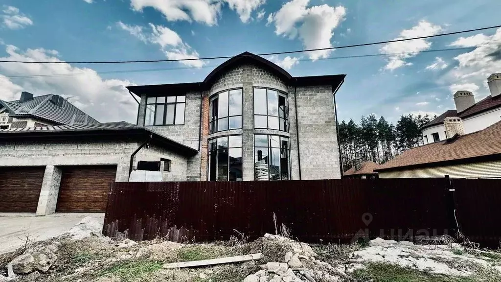 Дом в Оренбургская область, Оренбургский район, с. Нежинка ул. ... - Фото 0