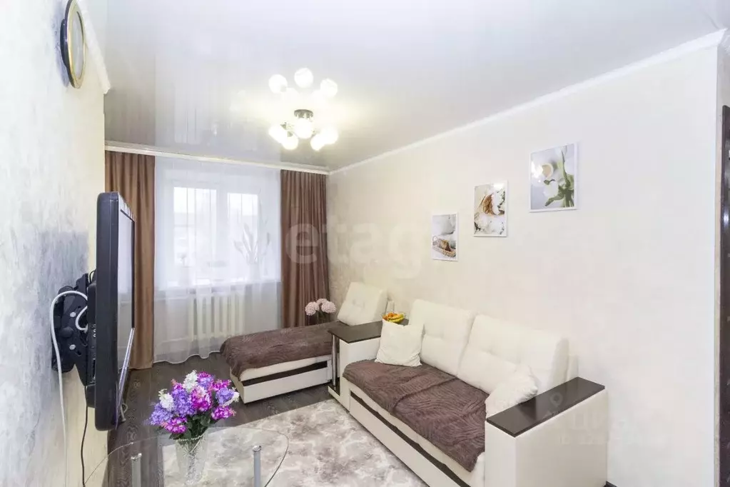 3-к кв. Тюменская область, Тюмень ул. Карла Маркса, 12 (57.9 м) - Фото 1
