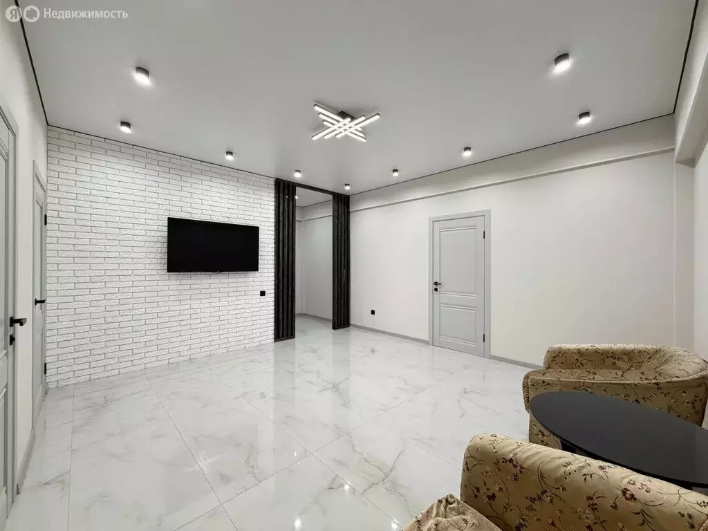 3-комнатная квартира: Нальчик, улица Шогенова, 7 (74 м) - Фото 2