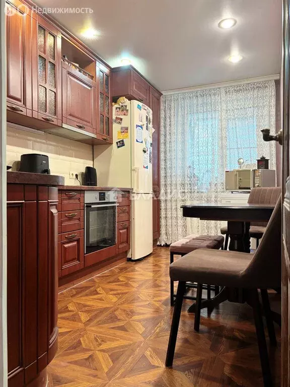 3-комнатная квартира: Тобольск, 7-й микрорайон, 47 (67 м) - Фото 0