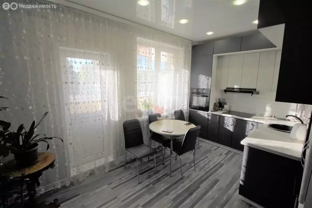 3-комнатная квартира: Ялуторовск, Тюменская улица, 181 (73 м) - Фото 2