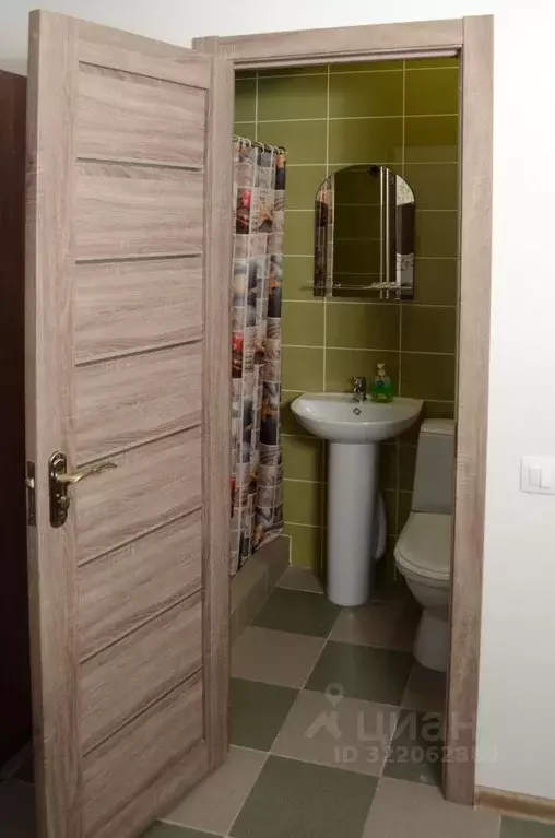 Комната Омская область, Омск ул. Масленникова, 175 (18.0 м) - Фото 2