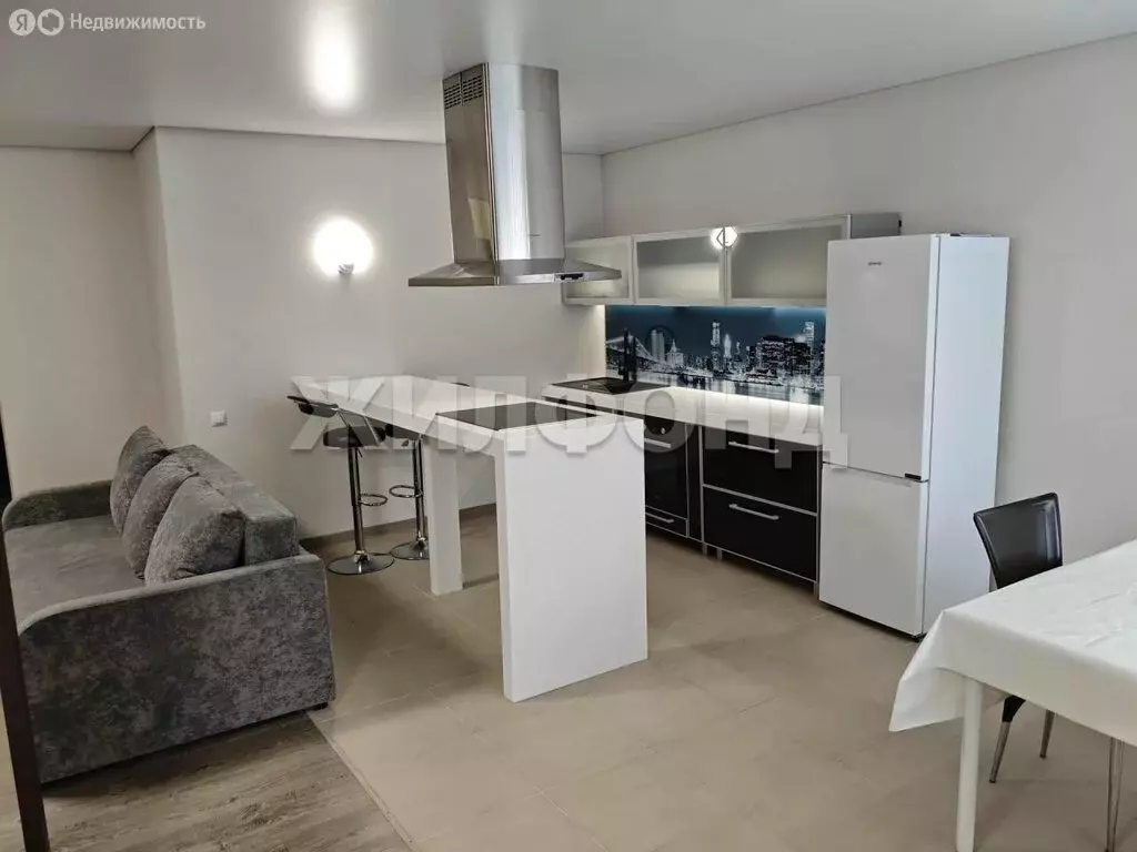 2-комнатная квартира: Барнаул, улица Антона Петрова, 222А (80 м) - Фото 2