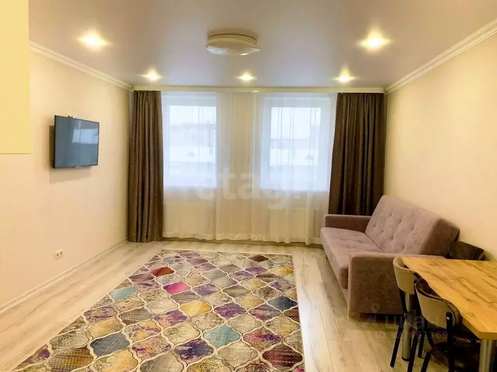 1-к кв. Тюменская область, Тюмень ул. 50 лет Октября, 57А (47.2 м) - Фото 1