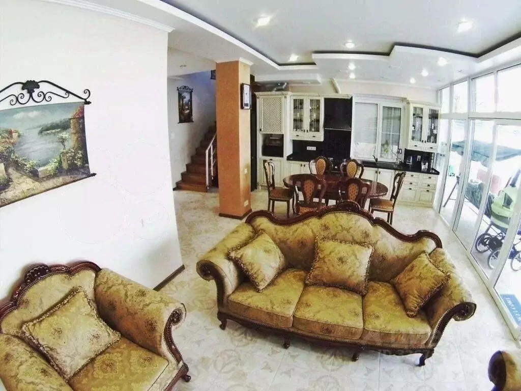 Коттедж в Крым, Евпатория ул. Революции, 7к1 (240 м) - Фото 1