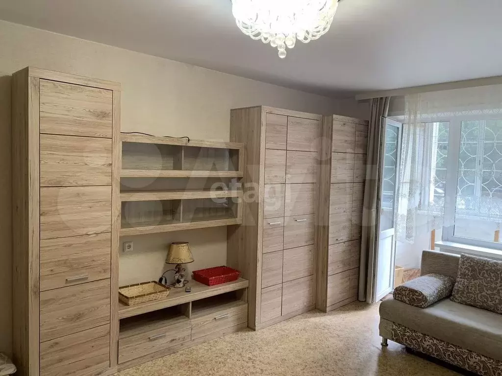 1-к. квартира, 40 м, 1/10 эт. - Фото 1