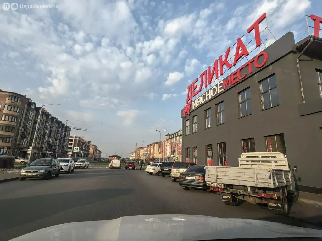 3-комнатная квартира: Владикавказ, улица Шамиля Джикаева, 6 (85 м) - Фото 1