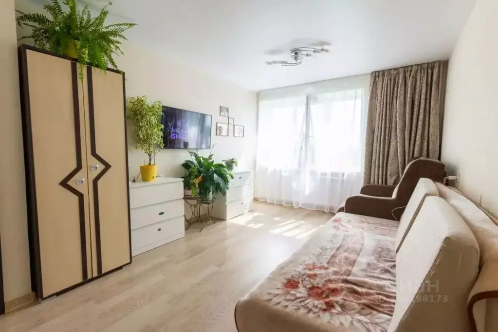 Комната Санкт-Петербург ул. Карпинского, 27К2 (17.1 м) - Фото 1
