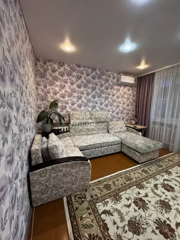 3-к кв. Нижегородская область, Бор пос. Октябрьский, ул. ... - Фото 0