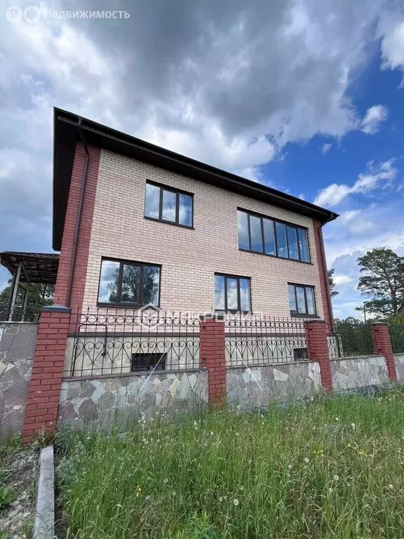 Дом в Челябинская область, Саткинский муниципальный округ, рабочий ... - Фото 2