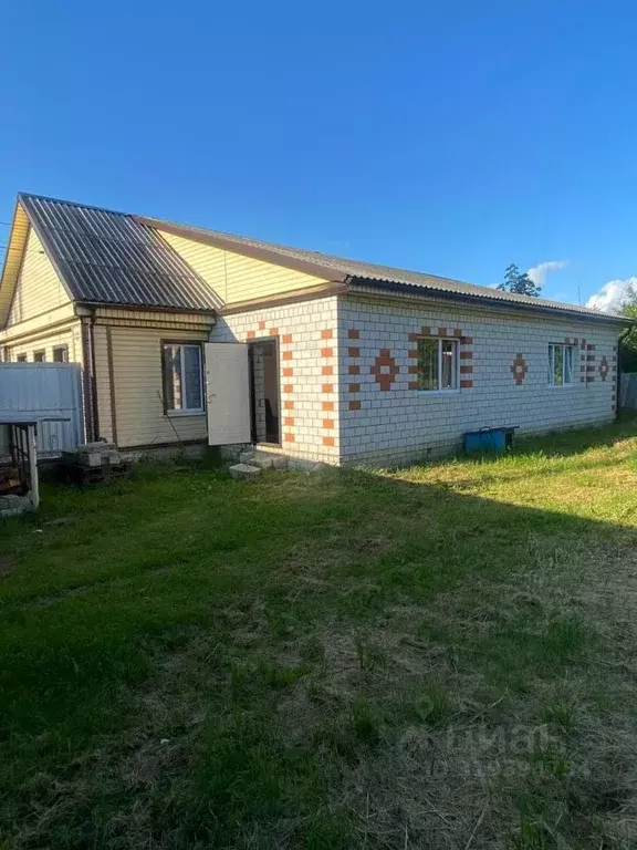Дом в Брянская область, Новозыбков ул. Коллонтай, 1 (115 м) - Фото 1
