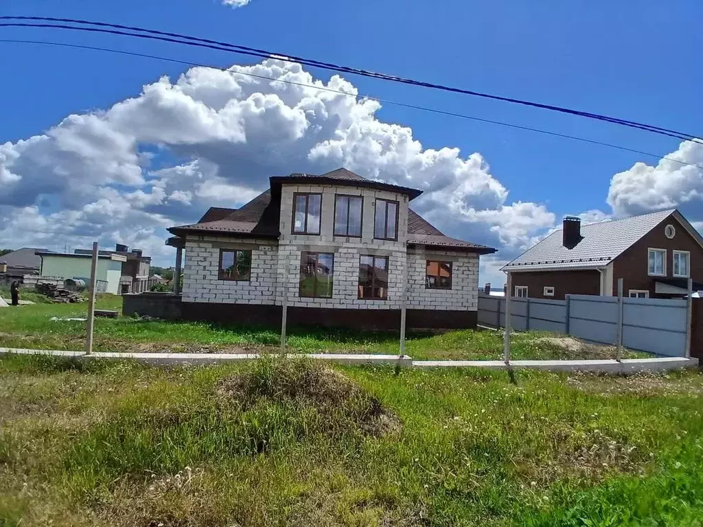 Дом в Белгородская область, Валуйки ул. Коротковой, 23 (139 м) - Фото 0