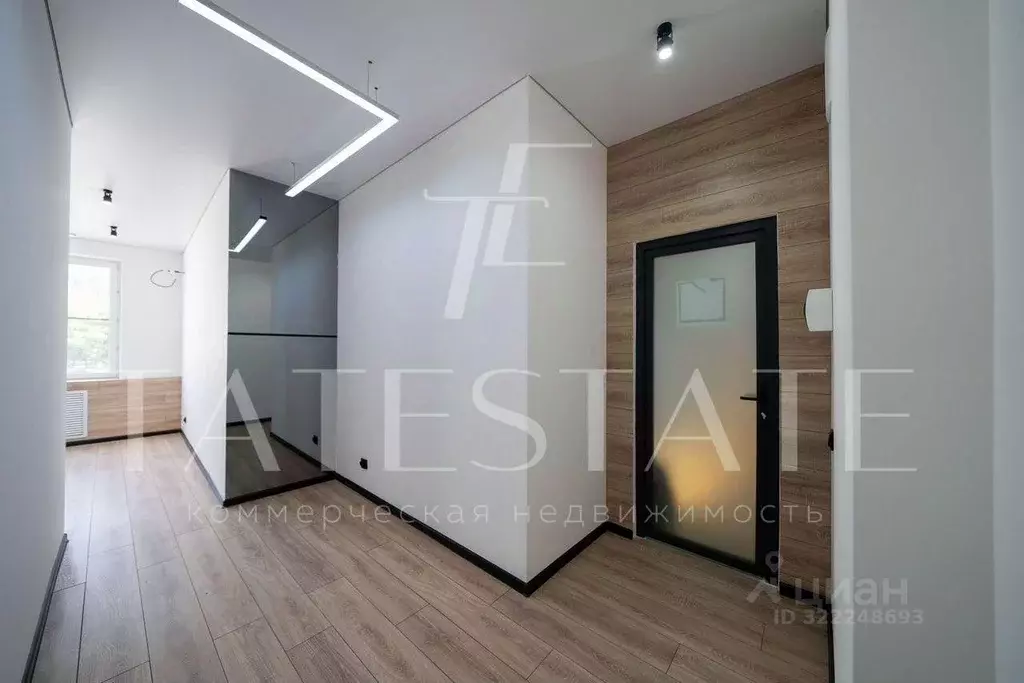 Офис в Татарстан, Казань ул. Аделя Кутуя, 68/2 (100 м) - Фото 2