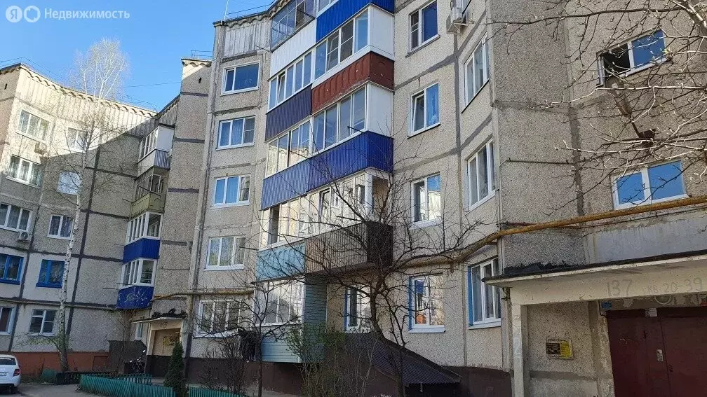 3-комнатная квартира: Елец, улица Коммунаров, 137 (63 м) - Фото 1