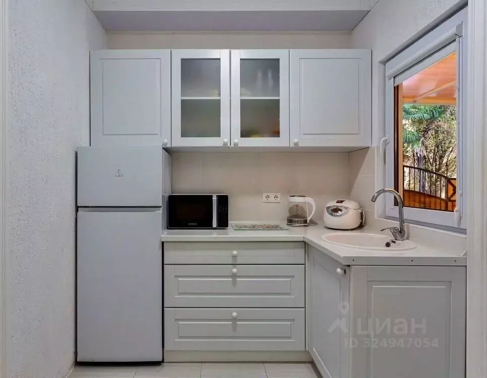 2-к кв. Краснодарский край, Сочи Светлана мкр, ул. Лермонтова, 2А ... - Фото 0