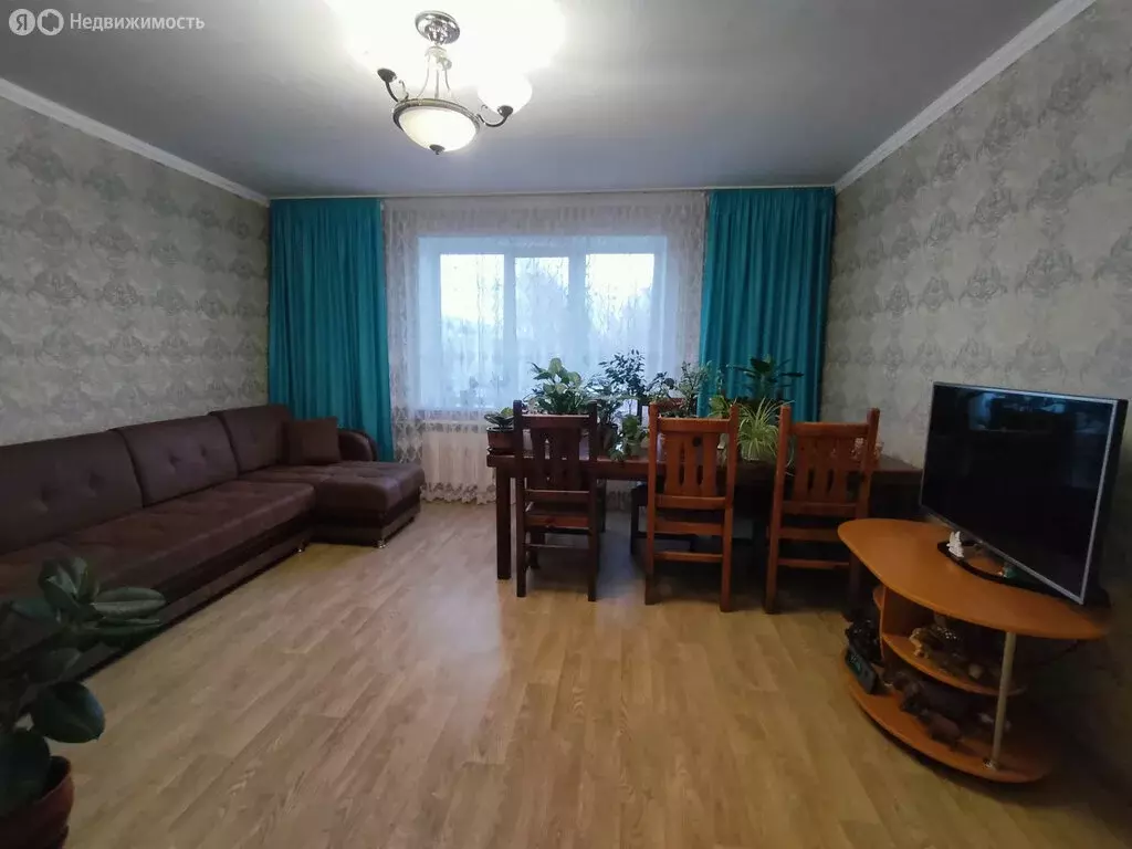 3-комнатная квартира: Нижнекамск, улица Менделеева, 32 (65.1 м) - Фото 1