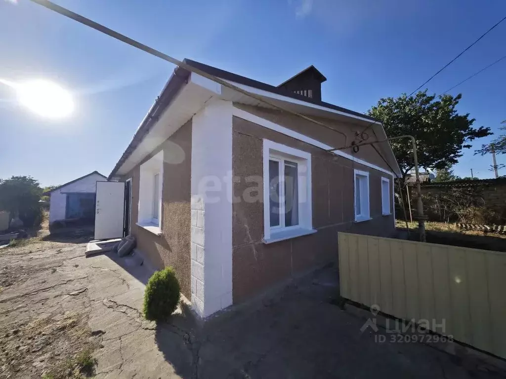 Дом в Крым, Сакский район, Митяевское с/пос, с. Долинка ул. Молодежная ... - Фото 1