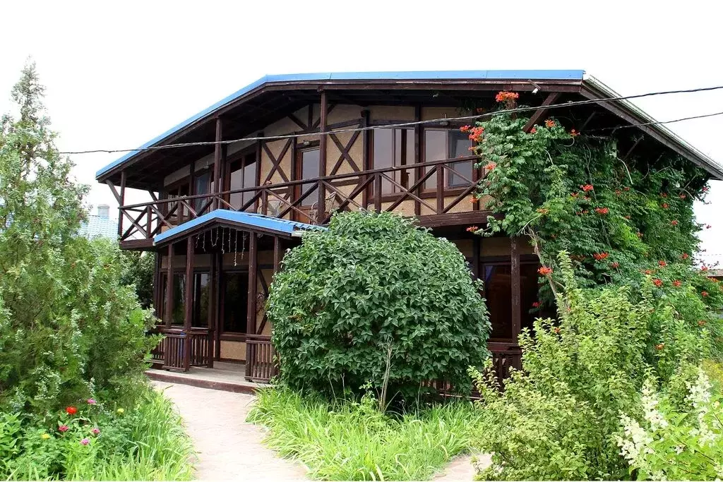 Дом в Астраханская область, Камызякский район, с. Затон  (170 м) - Фото 1