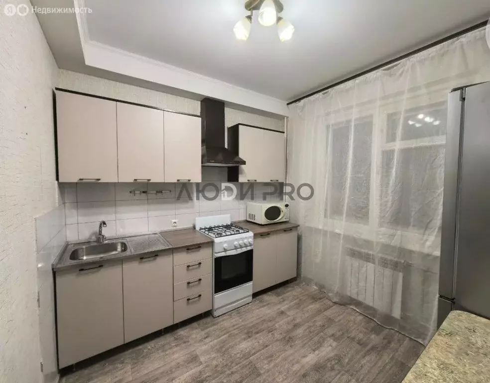 2-комнатная квартира: Саратов, улица имени Г.К. Орджоникидзе, 12А ... - Фото 1