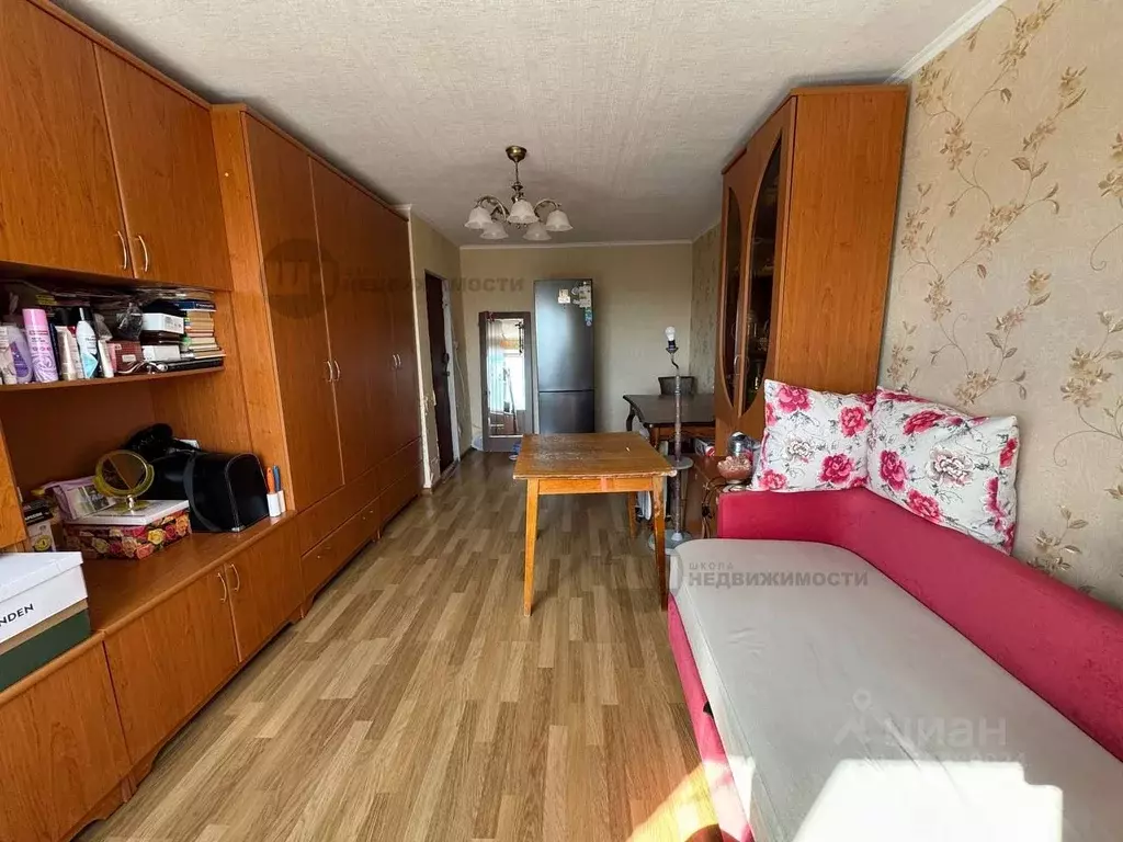 Комната Санкт-Петербург ш. Революции, 87 (29.5 м) - Фото 0
