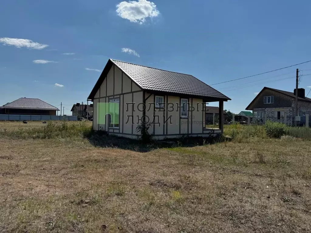 Дом в Саратовская область, Энгельсский район, Новопушкинское ... - Фото 1