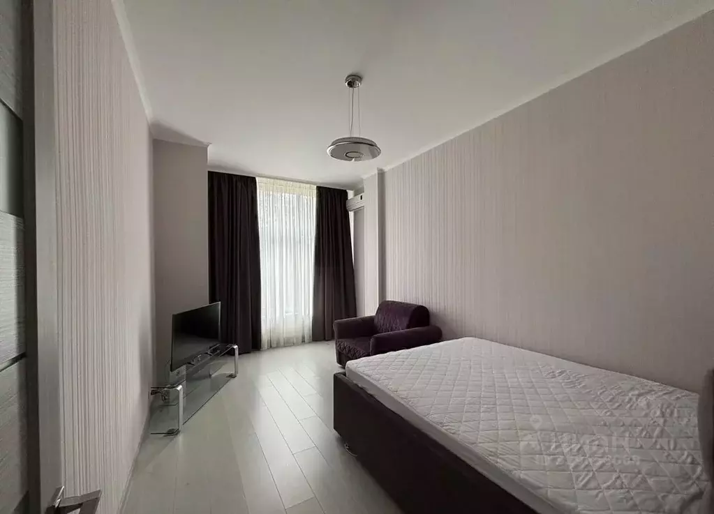 1-к кв. Крым, Симферополь пер. Смежный, 10 (39.0 м) - Фото 0