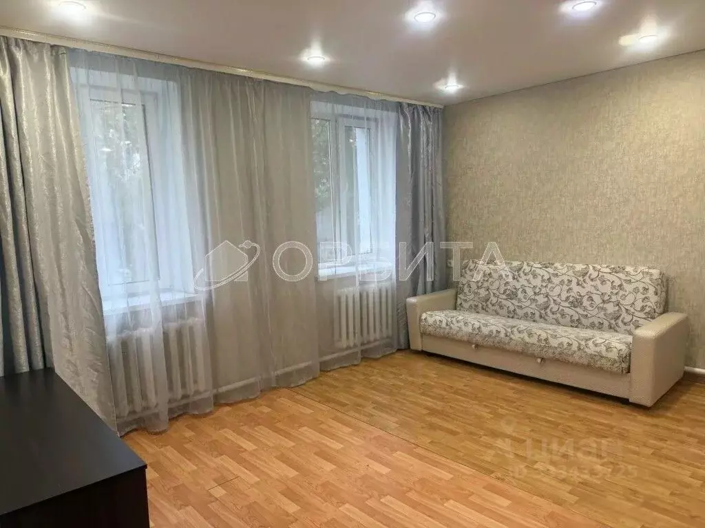 Студия Тюменская область, Тюмень ул. Молодогвардейцев, 2 (30.9 м) - Фото 1