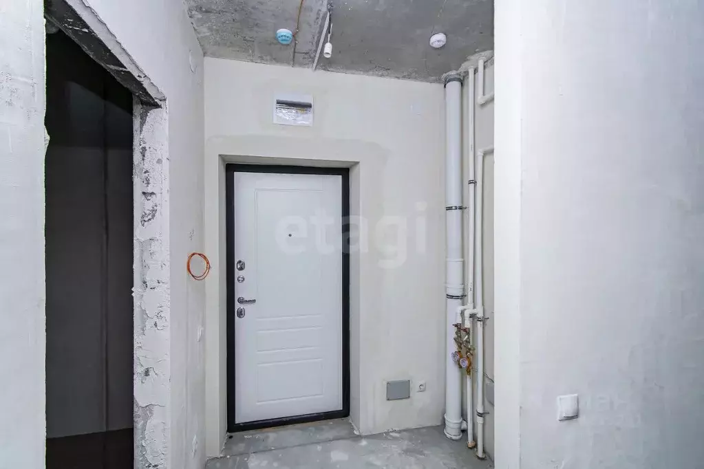 1-к кв. Тюменская область, Тюмень Новгородская ул., 22 (38.5 м) - Фото 1