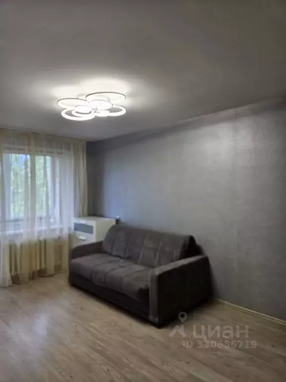 2-к кв. Псковская область, Псков Западная ул., 4 (49.5 м) - Фото 1