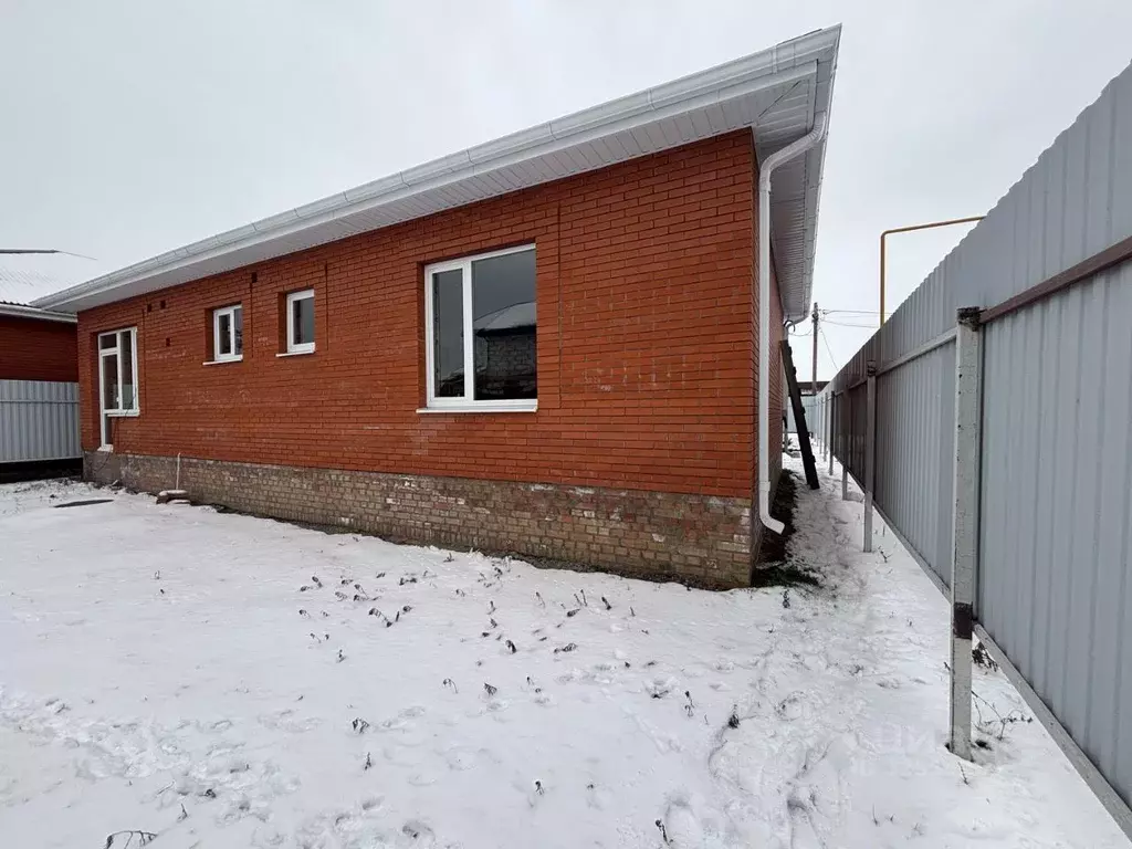 Дом в Ростовская область, Неклиновский район, с. Новобессергеневка ул. ... - Фото 1